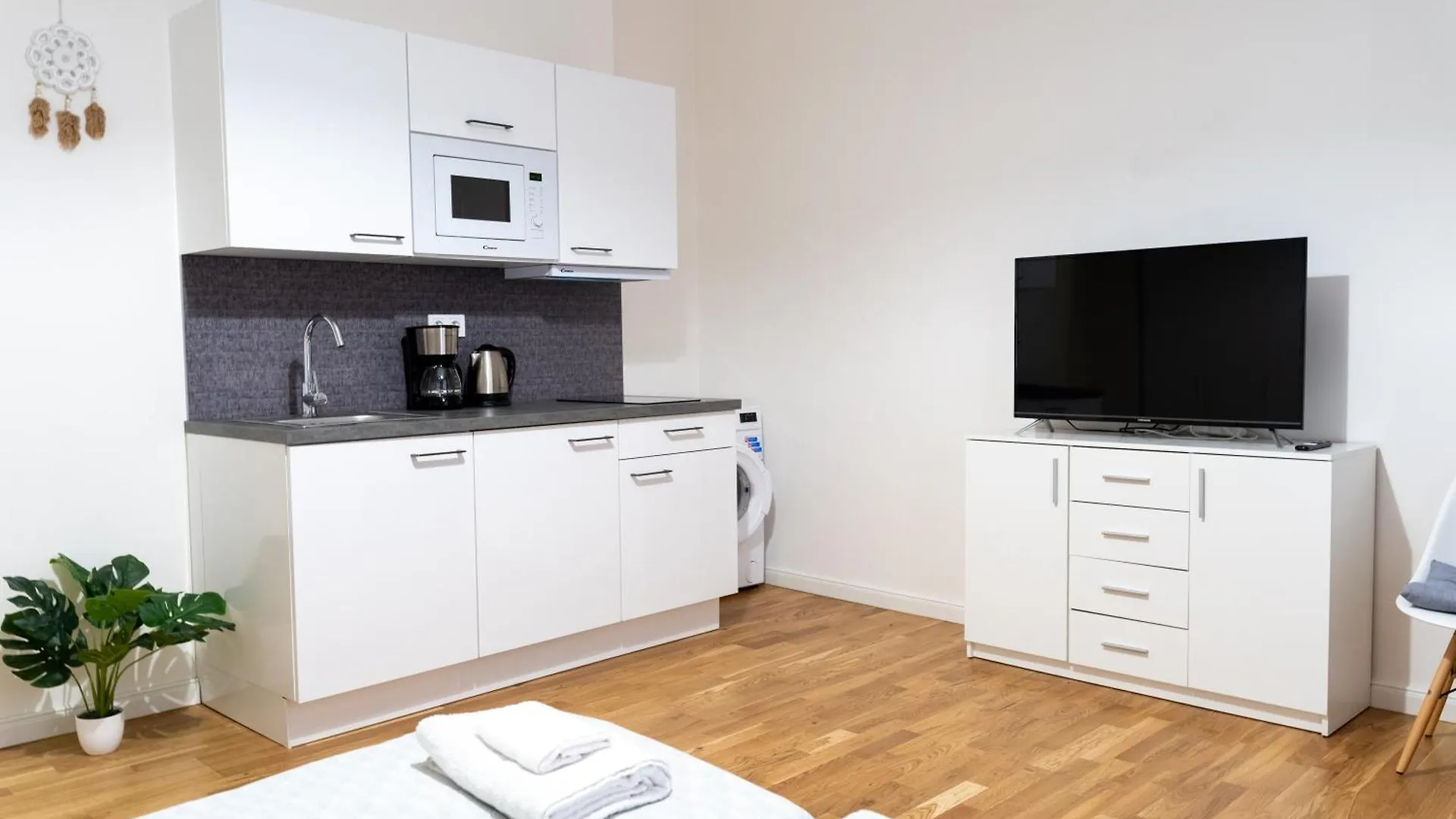 Beautiful Apartment In The Center Of Prague 1 0*,